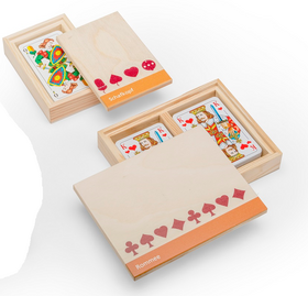 Kartenbox aus Holz mit Spielkarten