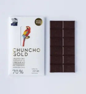 Produktverpackung mit Papageigrafik und Schokoladentafel