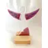 Kunstvoller handgemachter Glasengel in rosa auf Holzsockel